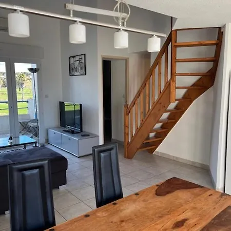 Appartement Charmant Climatise Avec Piscine Et Parking, 5 Personnes, Quartier Richelieu - Fr-1-749-49 *